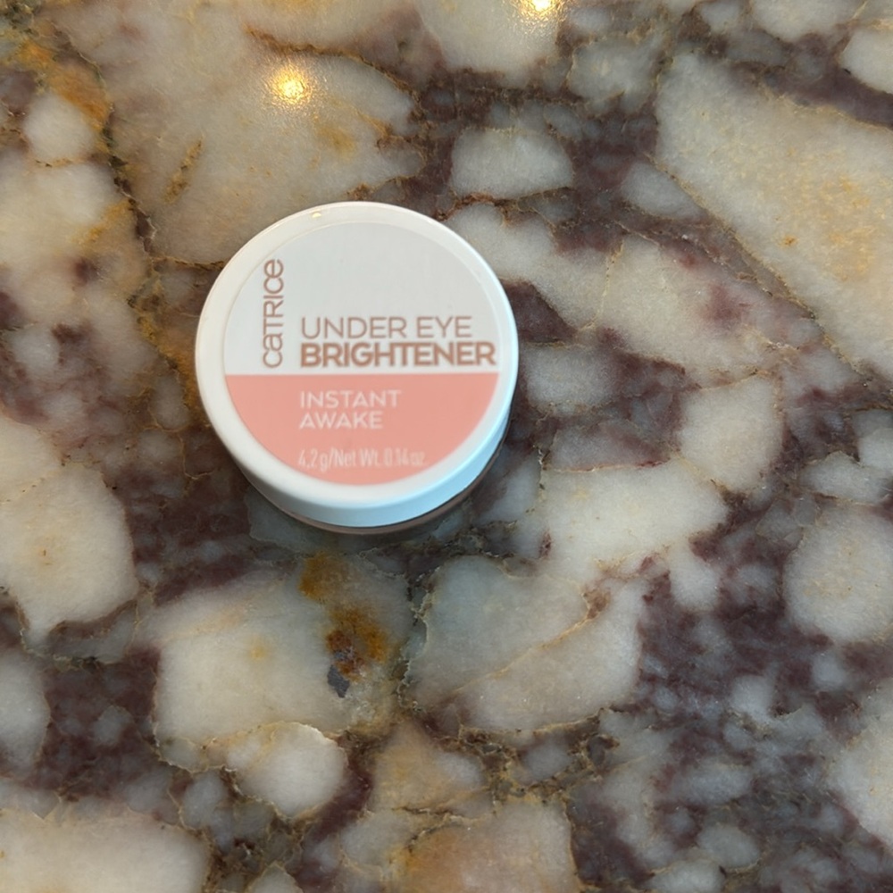 Catrice under eye brightener light rose pink color corrector - Picture 3 of 4